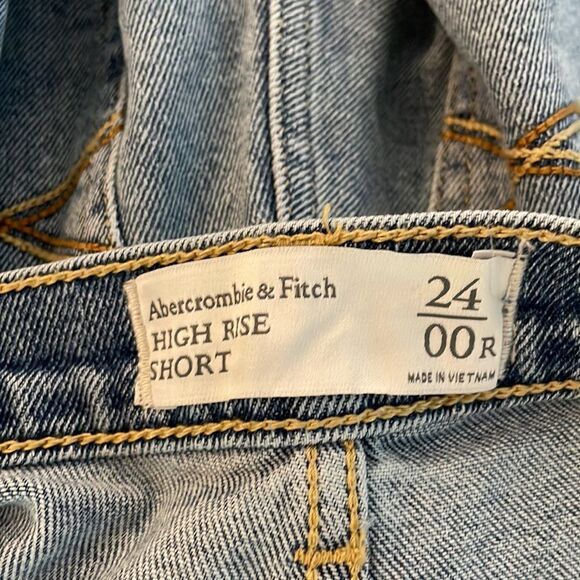 Abercrombie & Fitch High Rise Distressed Jean Shorts 24/00 NWOT - Picture 7 of 8